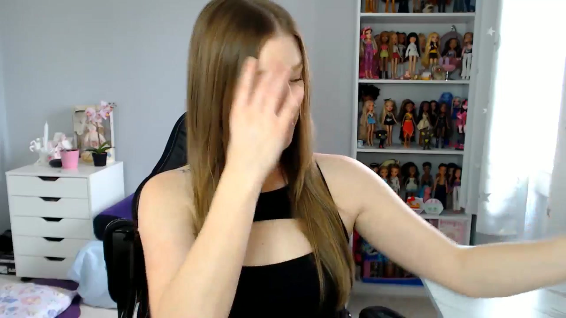 Gallery image thumbnail from GemmaMinx's myfreecams stream on, 05/29/2025, 19:07 image 13 of 20
