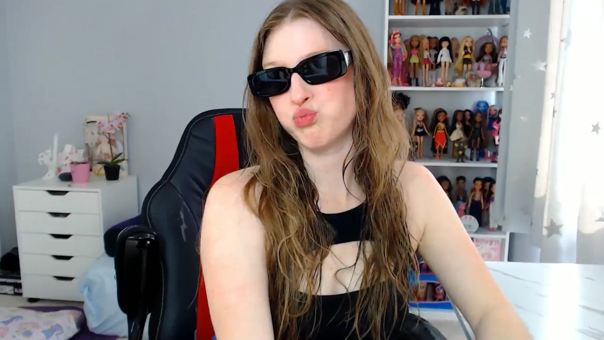 Gallery image thumbnail from GemmaMinx's myfreecams stream on, 05/29/2025, 20:28 image 8 of 20
