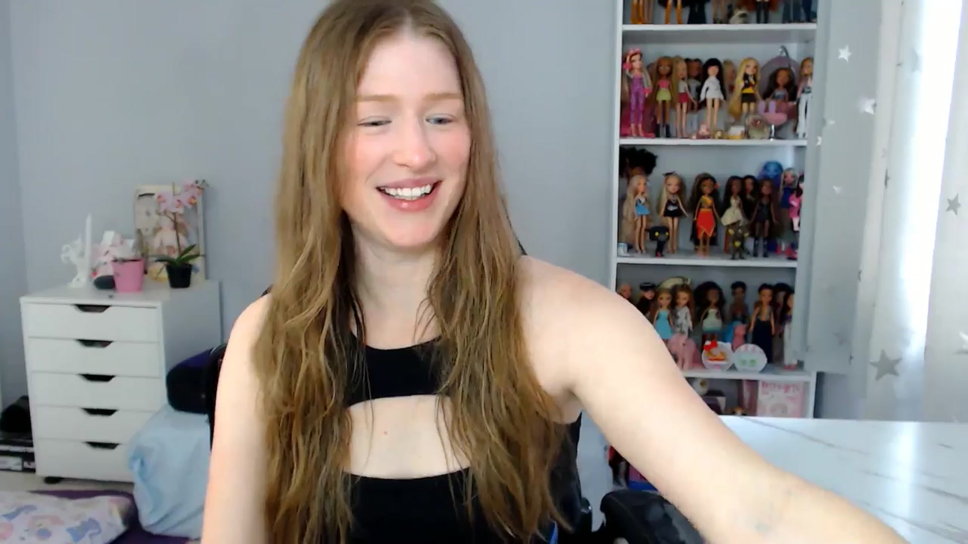 Gallery image thumbnail from GemmaMinx's myfreecams stream on, 05/29/2025, 20:28 image 16 of 20