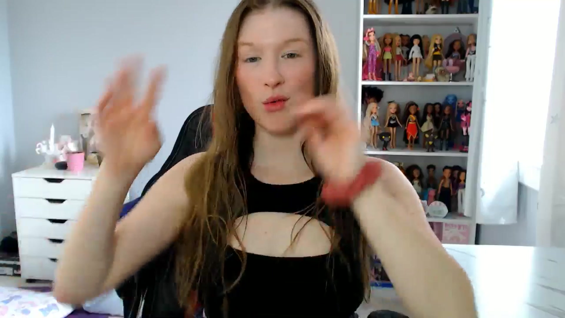 Gallery image thumbnail from GemmaMinx's myfreecams stream on, 05/29/2025, 20:28 image 7 of 20