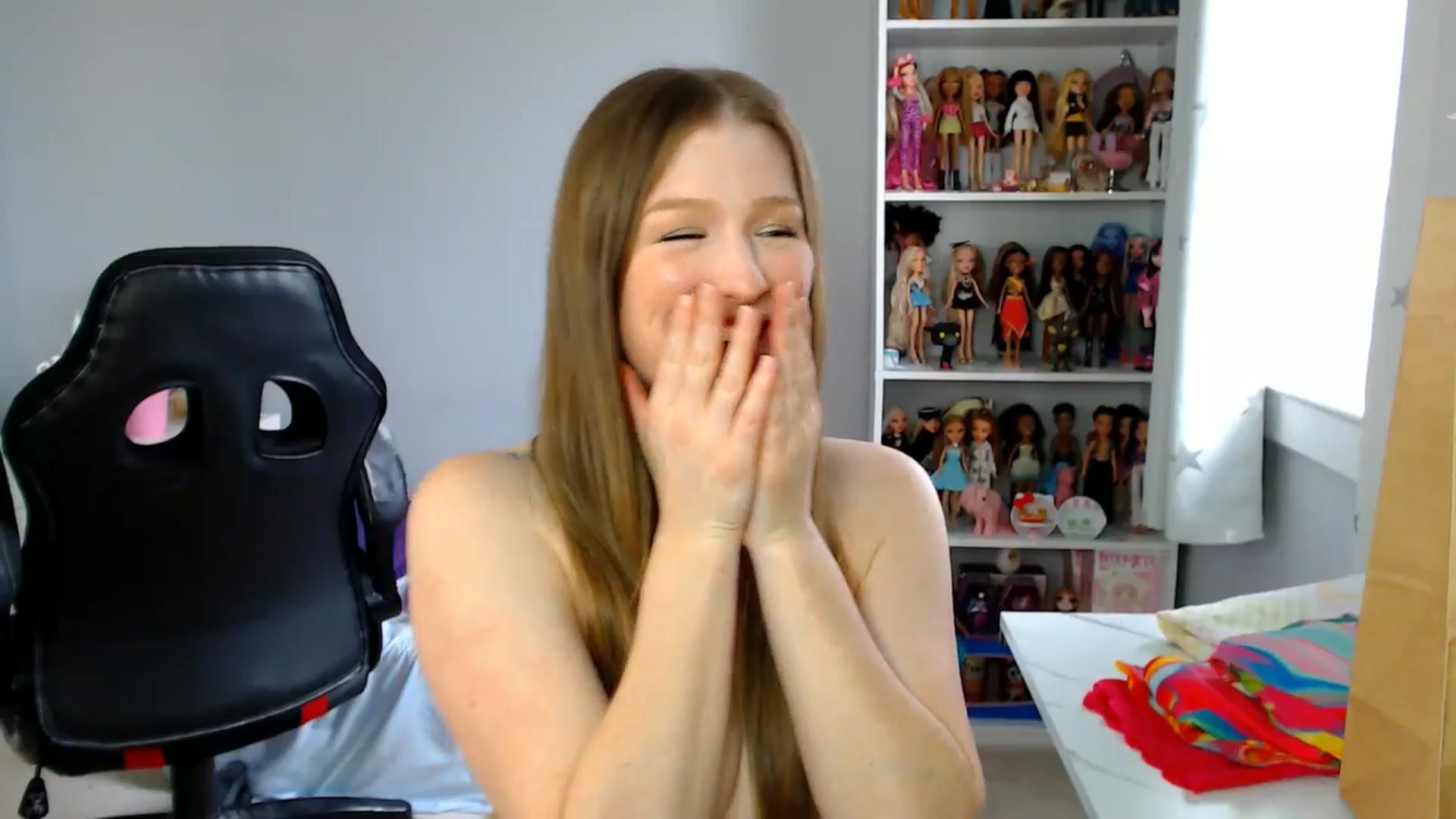 Gallery image thumbnail from GemmaMinx's myfreecams stream on, 05/31/2025, 21:16 image 16 of 20