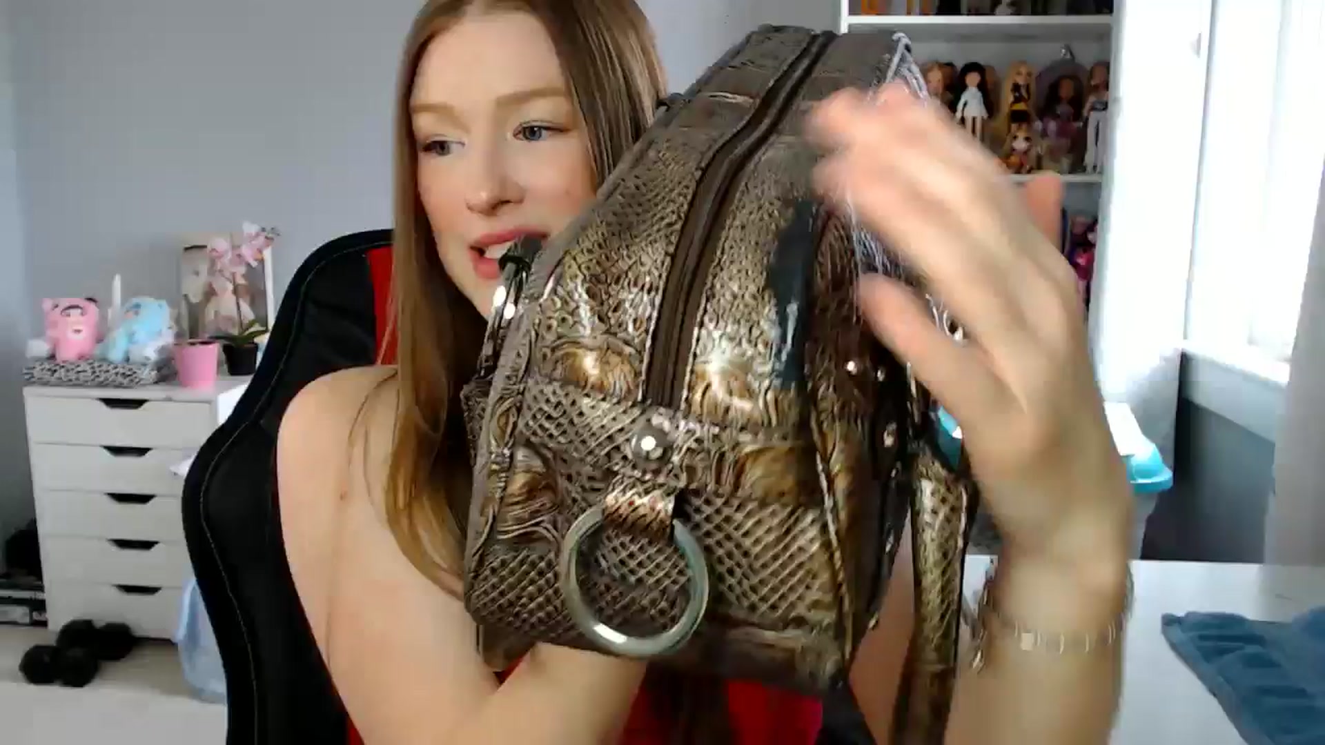 Gallery image thumbnail from GemmaMinx's myfreecams stream on, 06/09/2025, 19:18 image 1 of 20