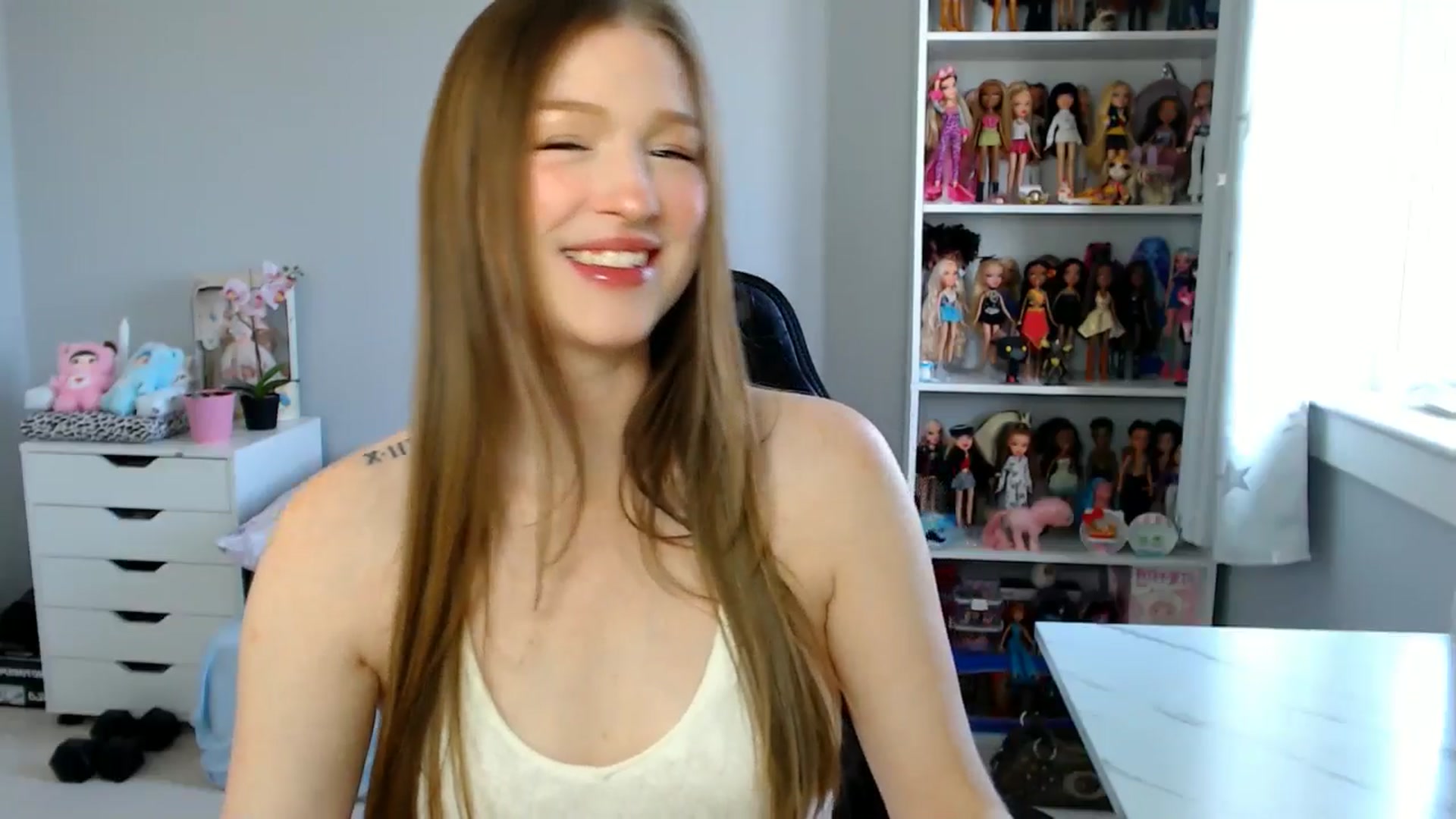 Gallery image thumbnail from GemmaMinx's myfreecams stream on, 06/10/2025, 16:08 image 2 of 20
