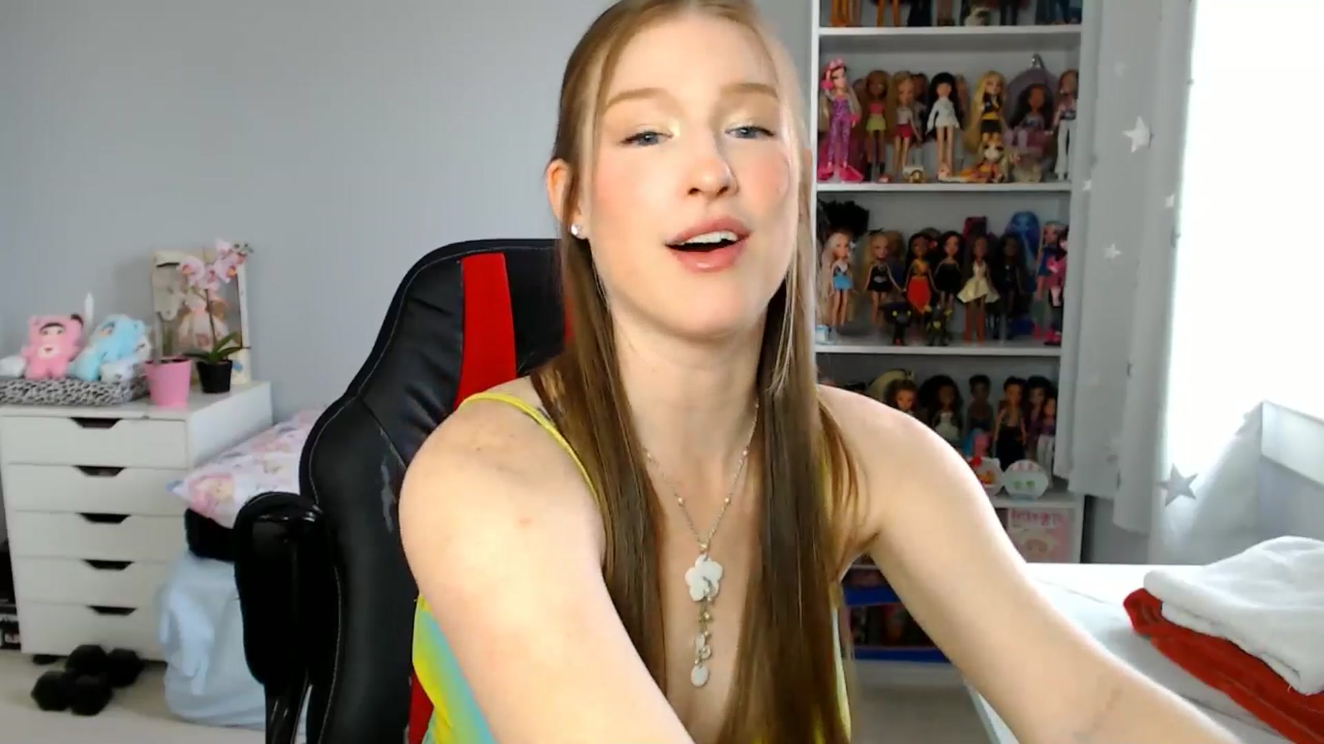 Gallery image thumbnail from GemmaMinx's myfreecams stream on, 06/11/2025, 16:09 image 7 of 20