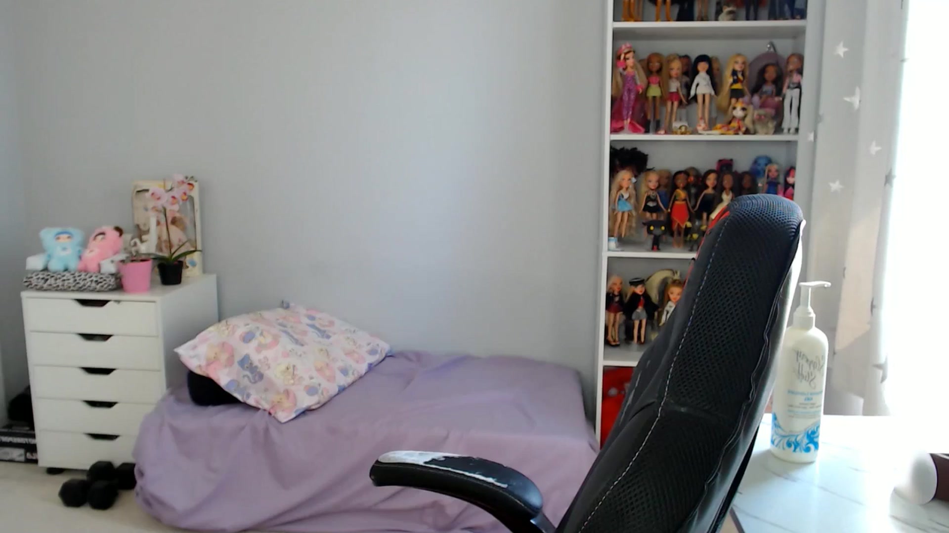 Gallery image thumbnail from GemmaMinx's myfreecams stream on, 06/24/2025, 19:23 image 5 of 20