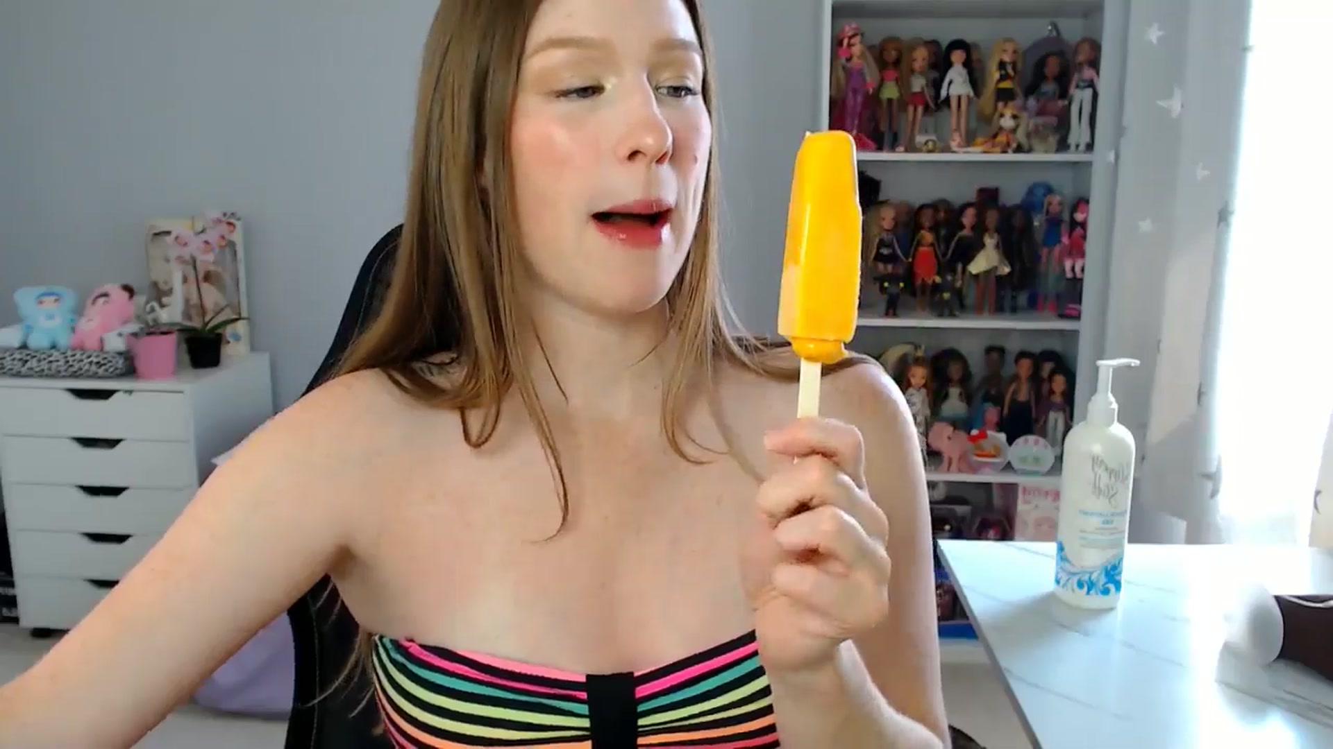 Gallery image thumbnail from GemmaMinx's myfreecams stream on, 06/24/2025, 19:23 image 7 of 20