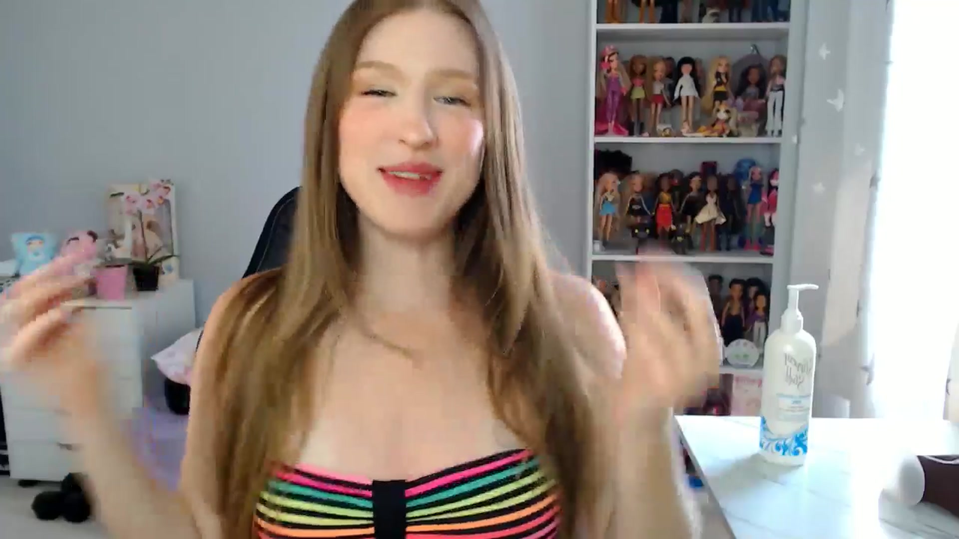 Gallery image thumbnail from GemmaMinx's myfreecams stream on, 06/24/2025, 19:23 image 13 of 20