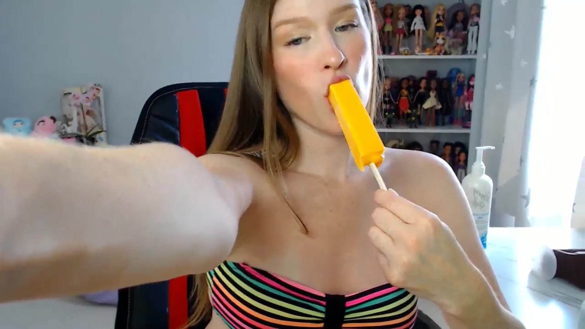 Gallery image thumbnail from GemmaMinx's myfreecams stream on, 06/24/2025, 19:23 image 6 of 20