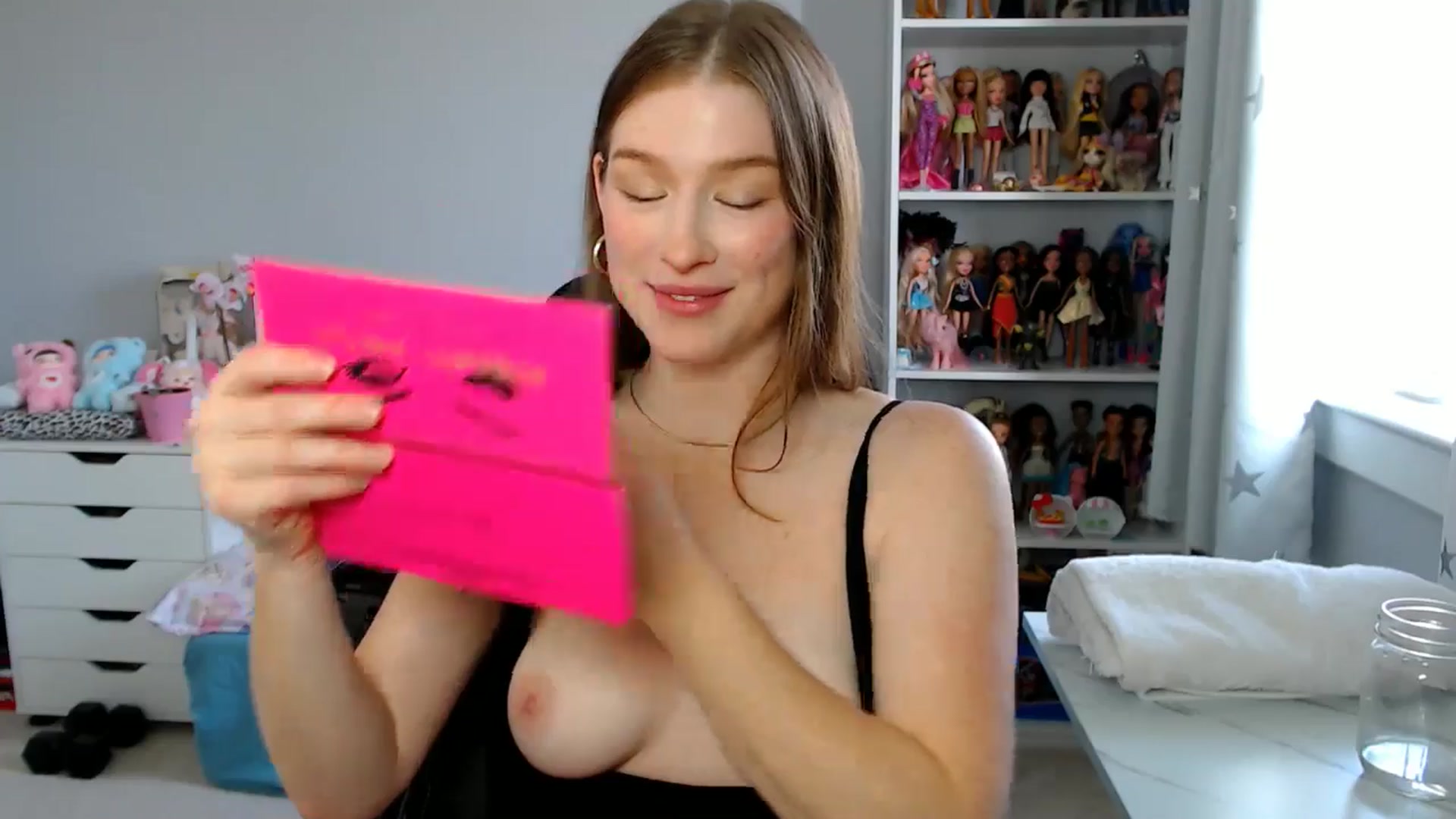Gallery image thumbnail from GemmaMinx's myfreecams stream on, 07/10/2025, 17:01 image 12 of 20