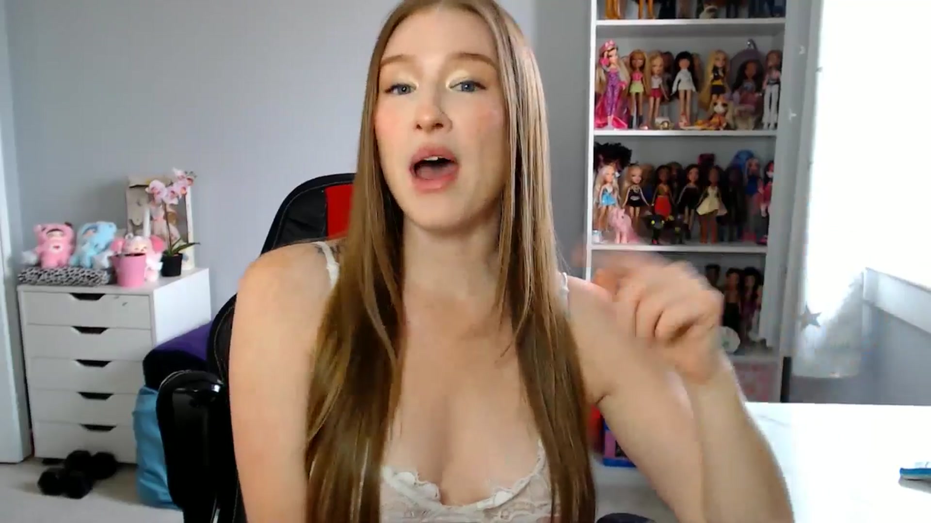 Gallery image thumbnail from GemmaMinx's myfreecams stream on, 07/11/2025, 19:40 image 5 of 20