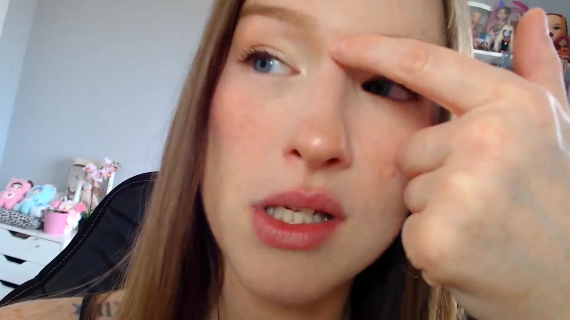 Gallery image thumbnail from GemmaMinx's myfreecams stream on, 07/27/2025, 21:28 image 4 of 20
