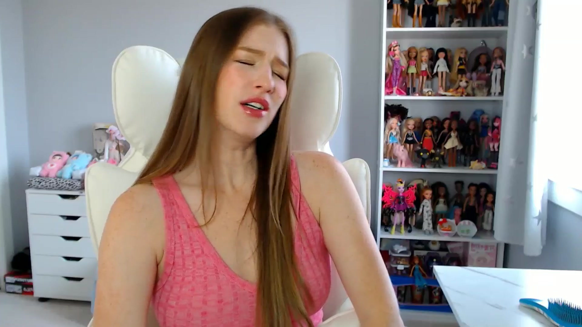 Gallery image thumbnail from GemmaMinx's myfreecams stream on, 08/09/2025, 18:14 image 12 of 20