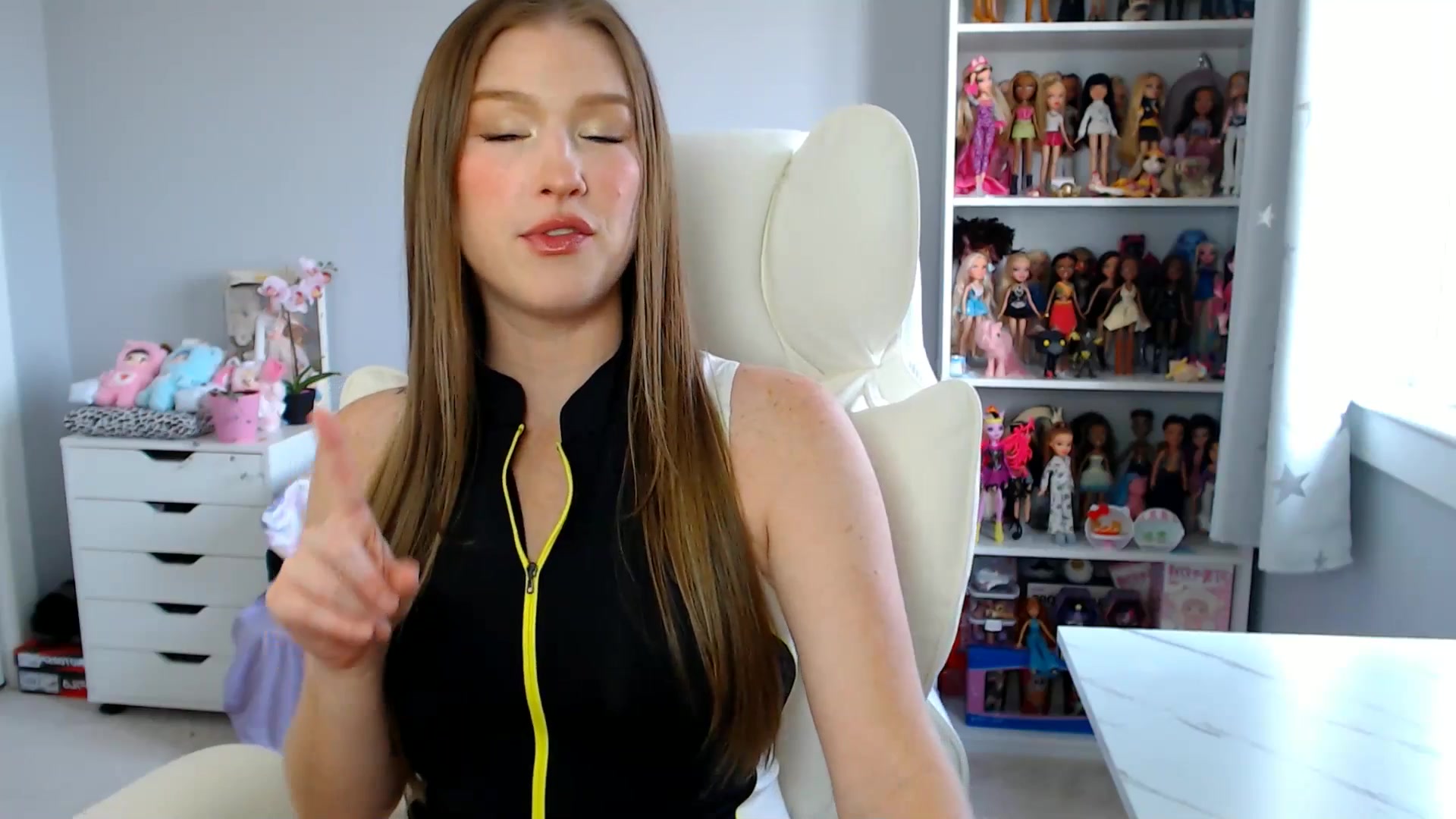 Gallery image thumbnail from GemmaMinx's myfreecams stream on, 08/10/2025, 17:12 image 8 of 20