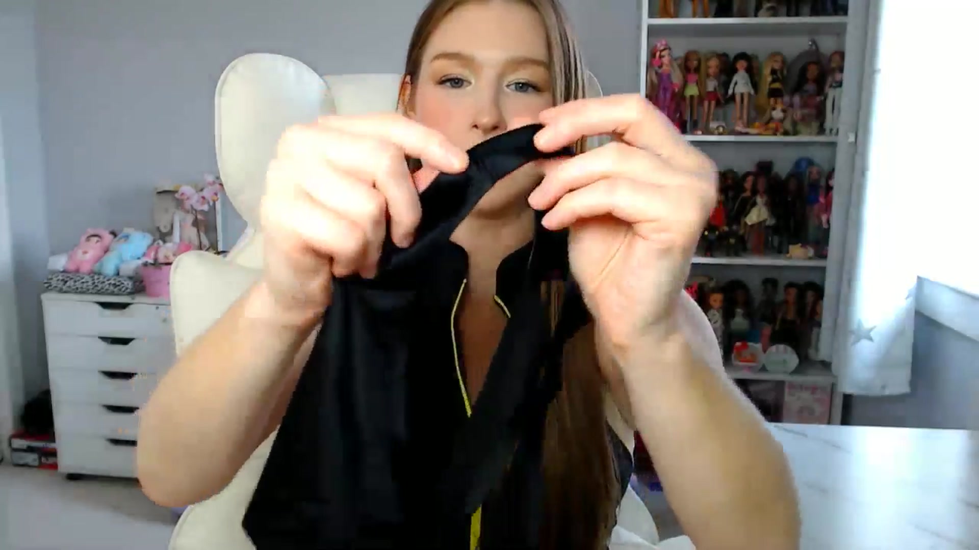 Gallery image thumbnail from GemmaMinx's myfreecams stream on, 08/10/2025, 18:57 image 3 of 20