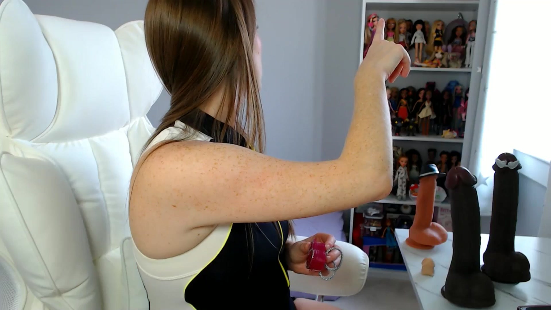 Gallery image thumbnail from GemmaMinx's myfreecams stream on, 08/10/2025, 18:57 image 6 of 20