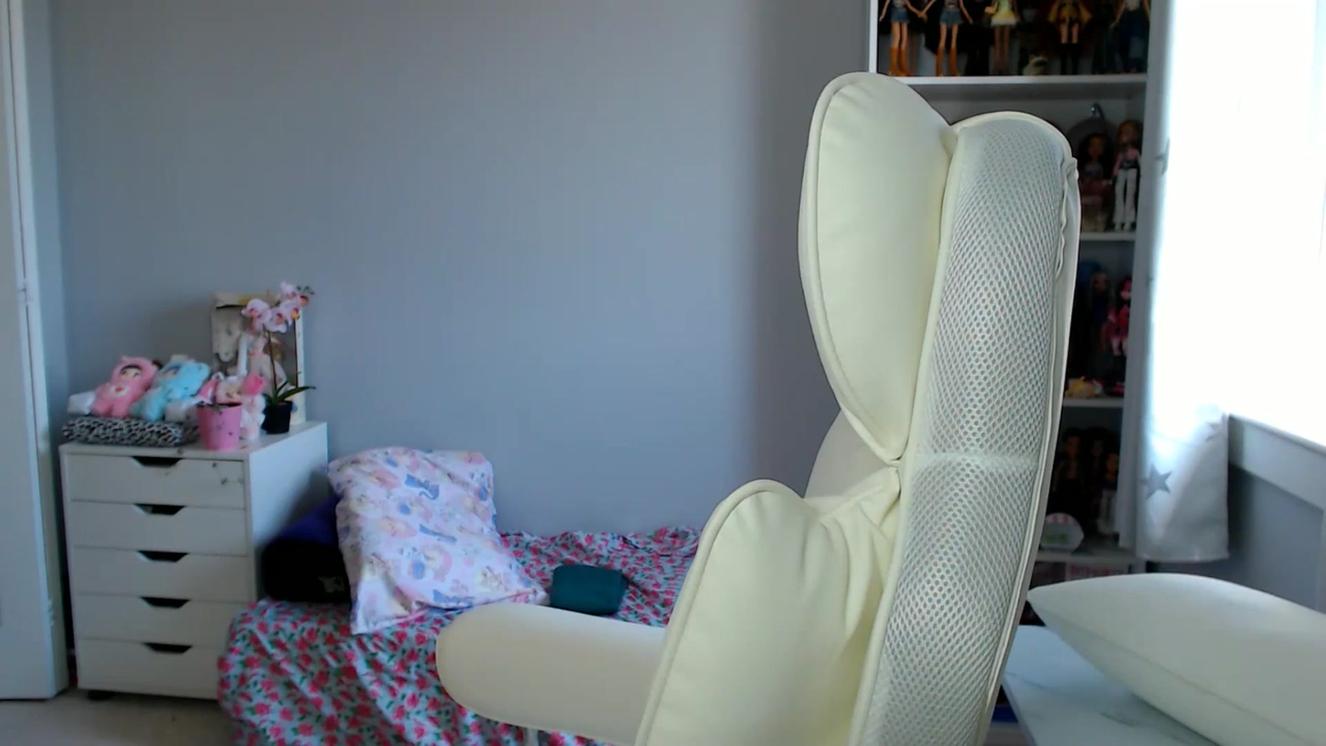 Gallery image thumbnail from GemmaMinx's myfreecams stream on, 08/11/2025, 19:16 image 9 of 20