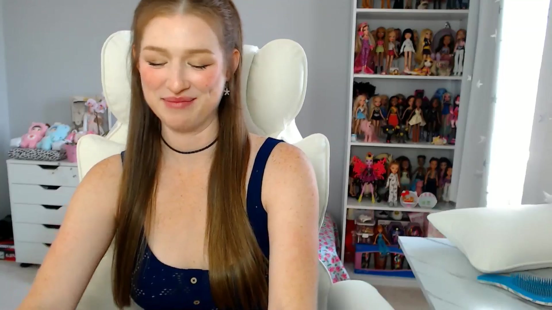 Gallery image thumbnail from GemmaMinx's myfreecams stream on, 08/12/2025, 19:06 image 15 of 20
