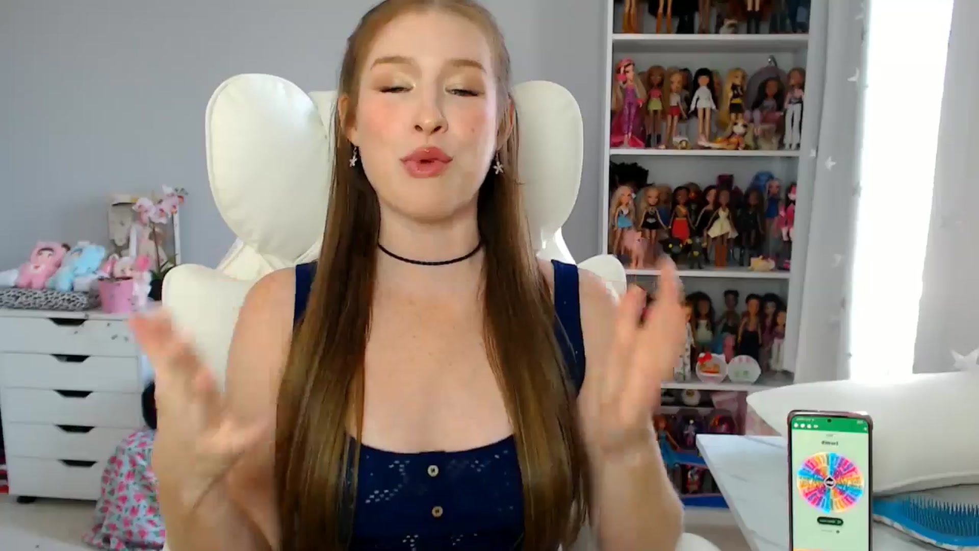 Gallery image thumbnail from GemmaMinx's myfreecams stream on, 08/12/2025, 19:06 image 17 of 20