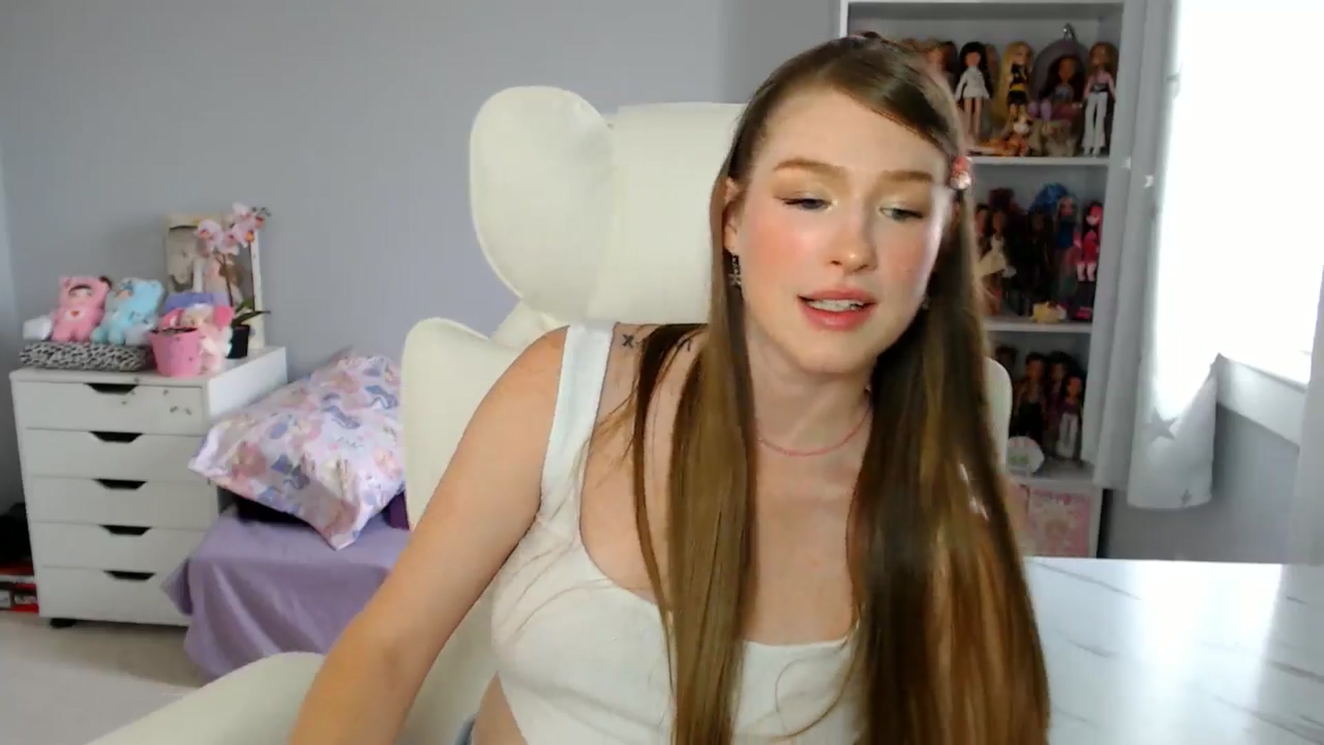 Gallery image thumbnail from GemmaMinx's myfreecams stream on, 08/13/2025, 19:14 image 7 of 20