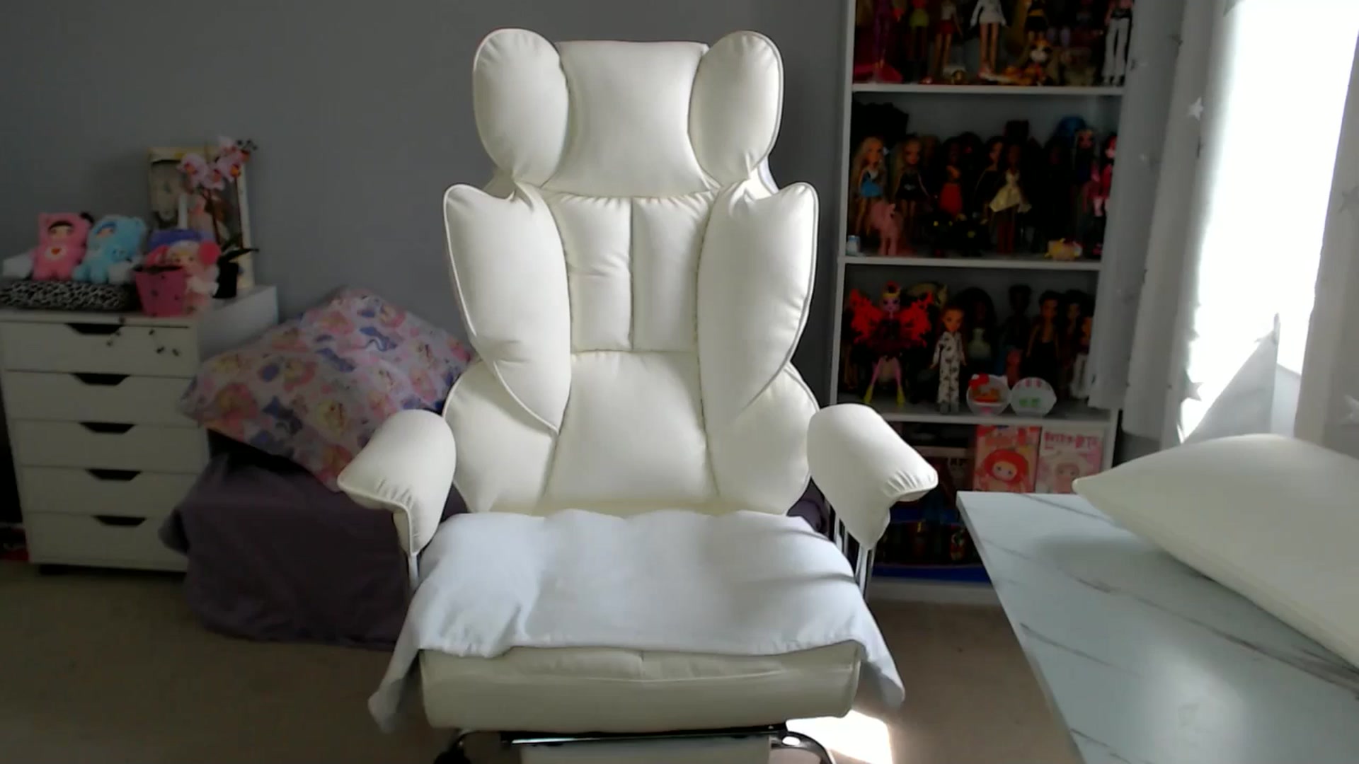 Gallery image thumbnail from GemmaMinx's myfreecams stream on, 08/13/2025, 19:14 image 17 of 20