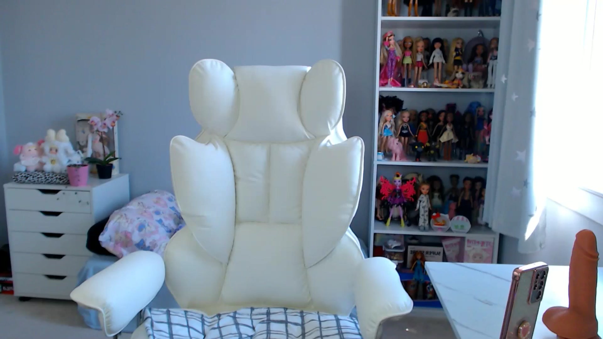 Gallery image thumbnail from GemmaMinx's myfreecams stream on, 08/15/2025, 19:02 image 16 of 20