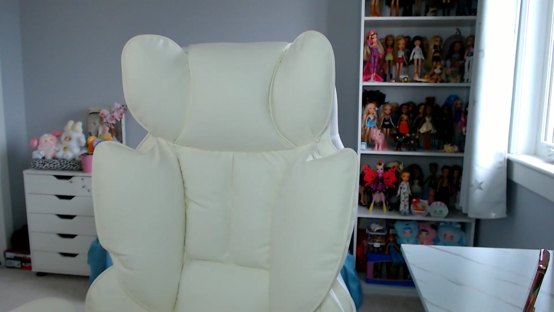 Gallery image thumbnail from GemmaMinx's myfreecams stream on, 08/19/2025, 20:39 image 6 of 20