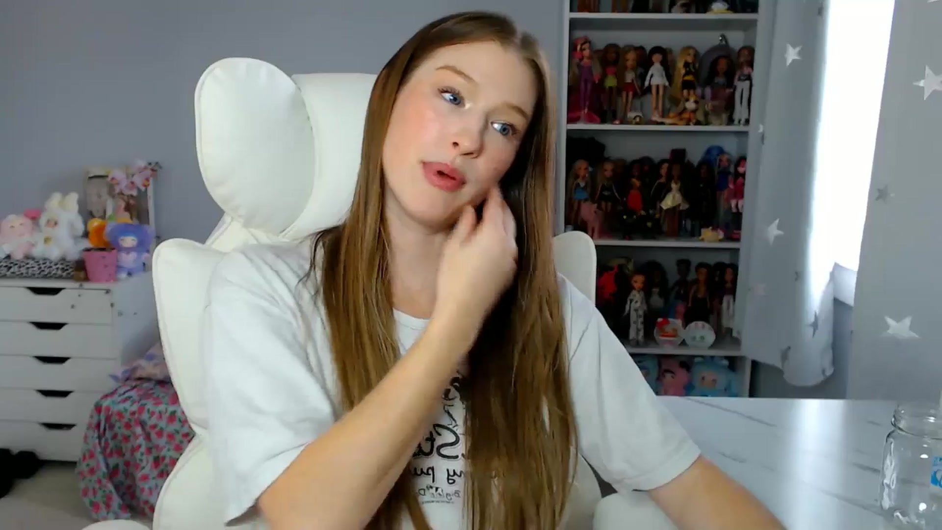 Gallery image thumbnail from GemmaMinx's myfreecams stream on, 08/26/2025, 19:35 image 3 of 20