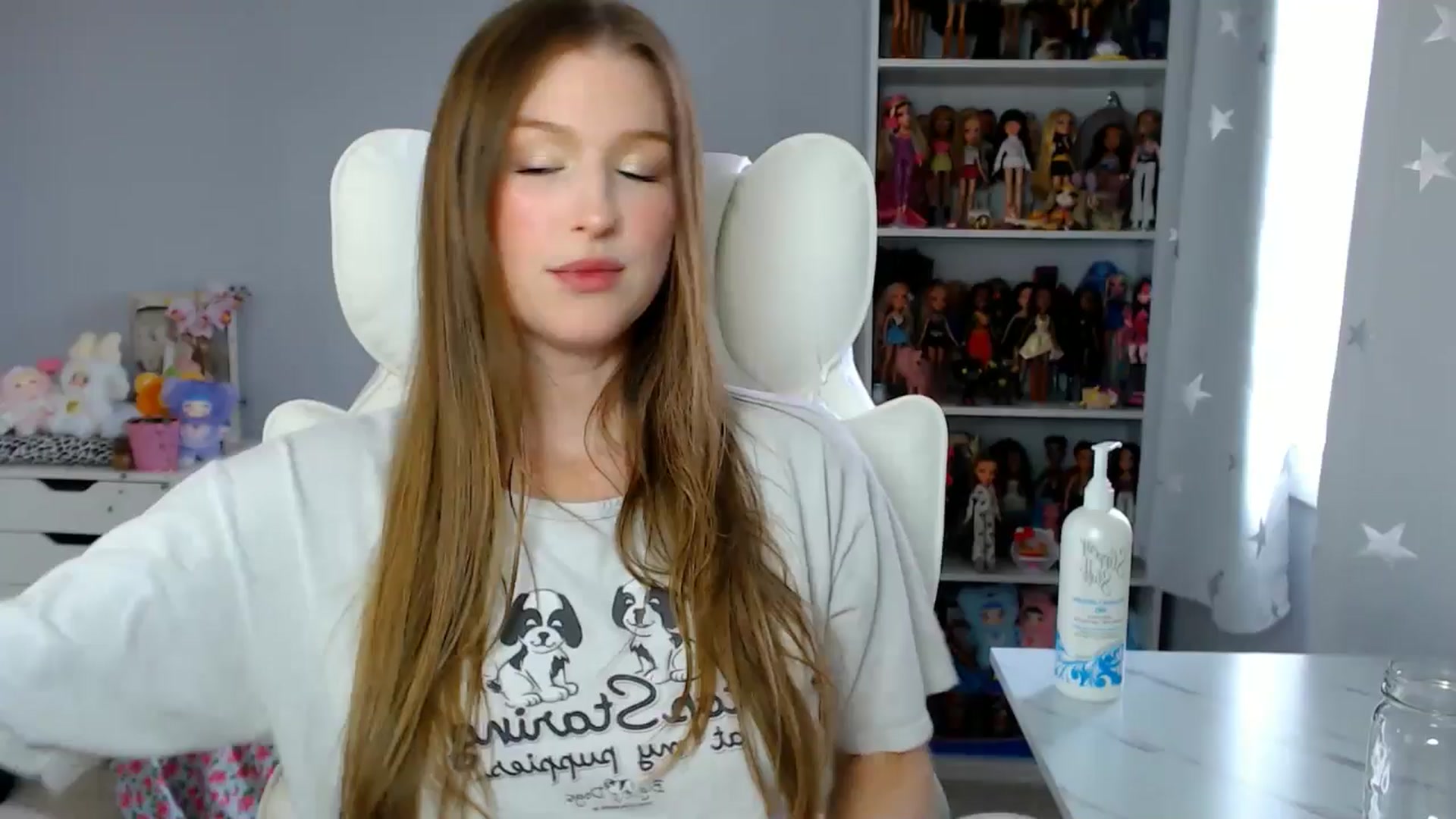 Gallery image thumbnail from GemmaMinx's myfreecams stream on, 08/26/2025, 19:35 image 1 of 20