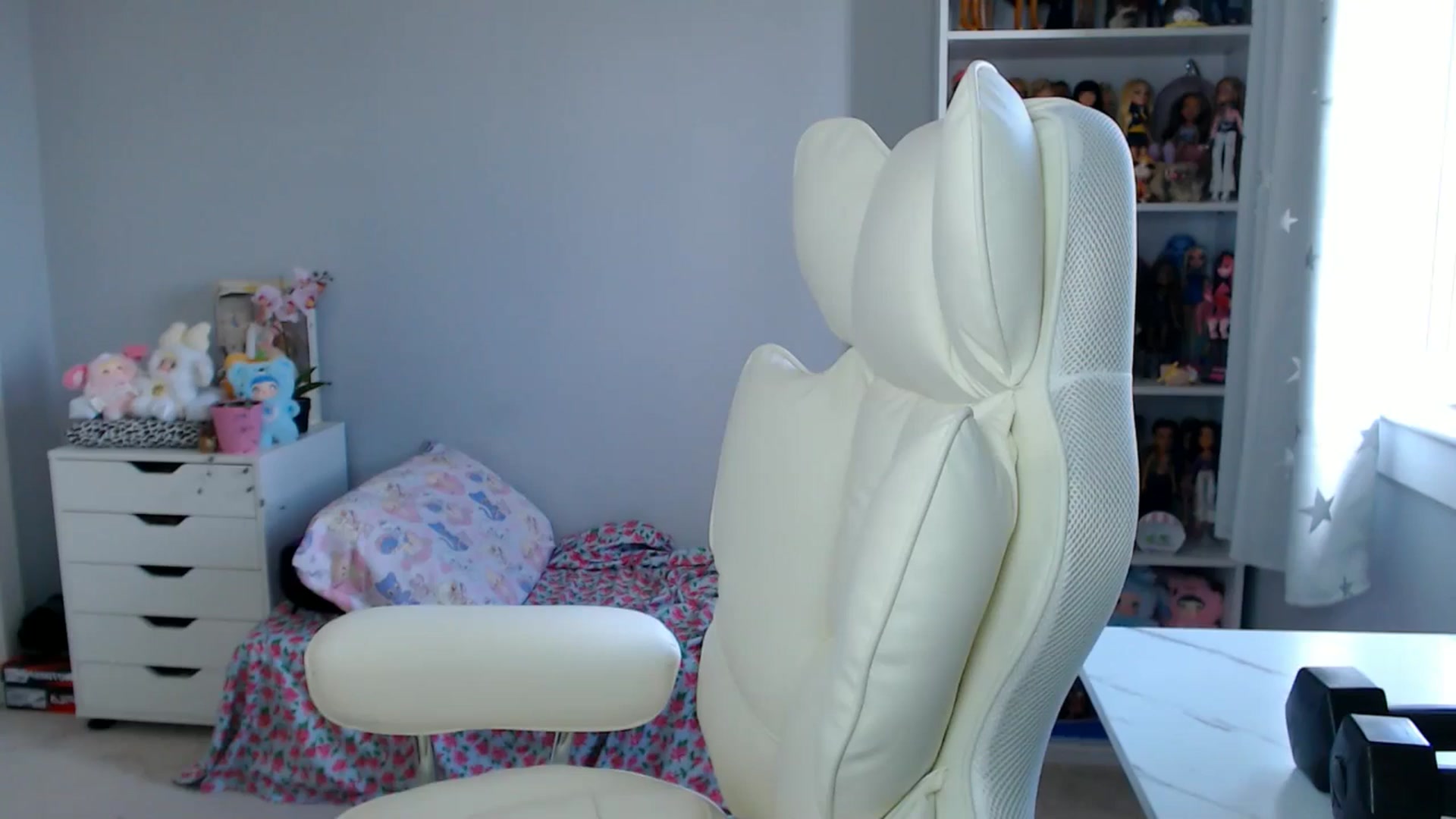 Gallery image thumbnail from GemmaMinx's myfreecams stream on, 08/27/2025, 19:20 image 7 of 20