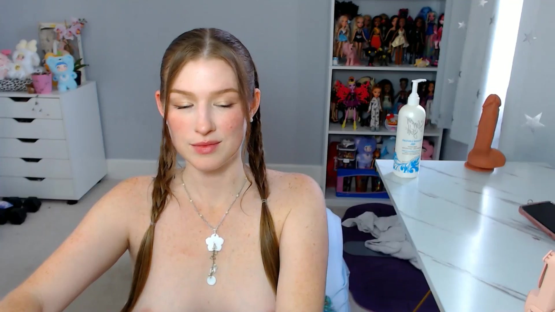 Gallery image thumbnail from GemmaMinx's myfreecams stream on, 08/28/2025, 16:04 image 6 of 20