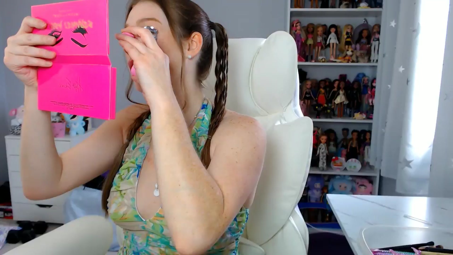 Gallery image thumbnail from GemmaMinx's myfreecams stream on, 08/28/2025, 18:18 image 1 of 20