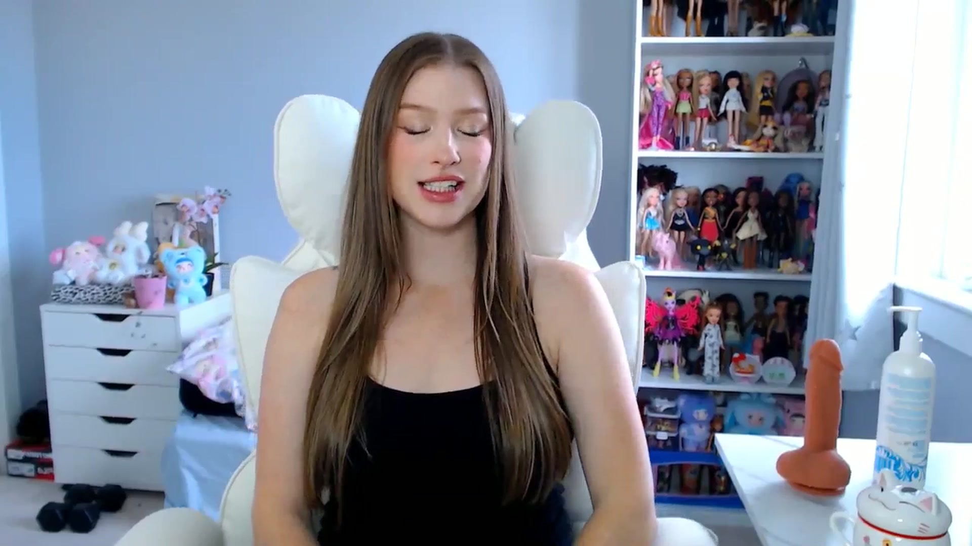Gallery image thumbnail from GemmaMinx's myfreecams stream on, 08/30/2025, 16:26 image 13 of 20