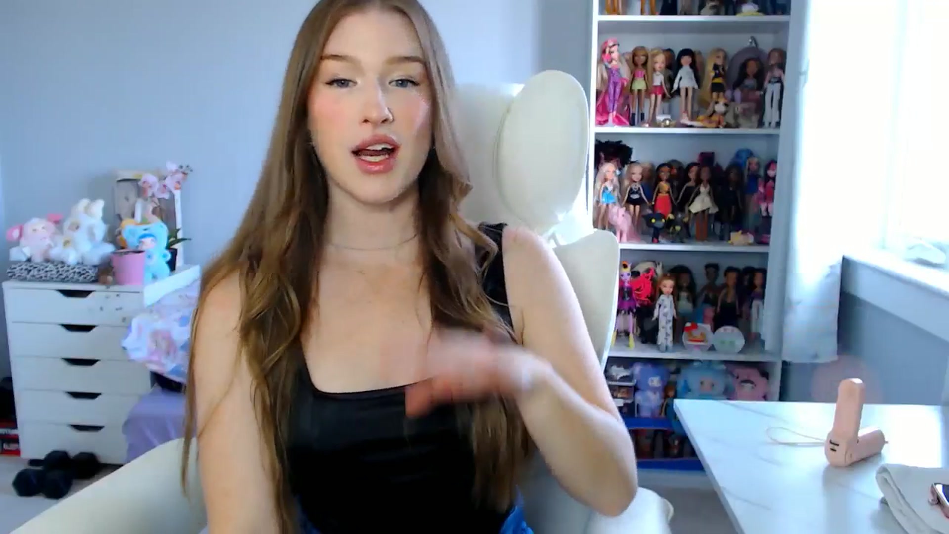 Gallery image thumbnail from GemmaMinx's myfreecams stream on, 09/05/2025, 14:46 image 13 of 20