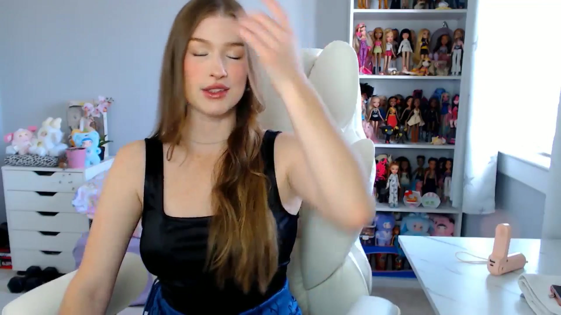 Gallery image thumbnail from GemmaMinx's myfreecams stream on, 09/05/2025, 14:46 image 7 of 20