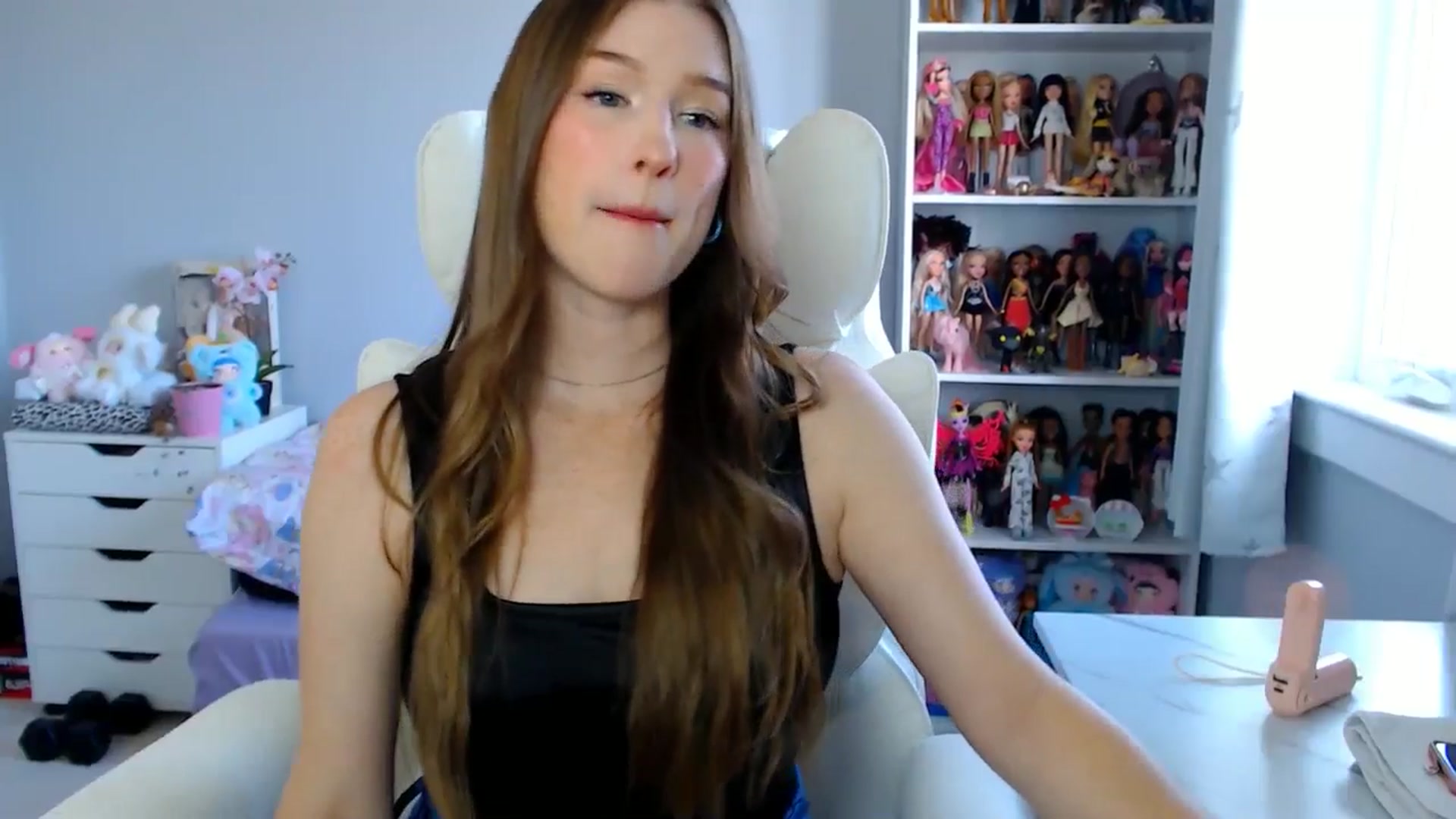 Gallery image thumbnail from GemmaMinx's myfreecams stream on, 09/05/2025, 14:46 image 14 of 20