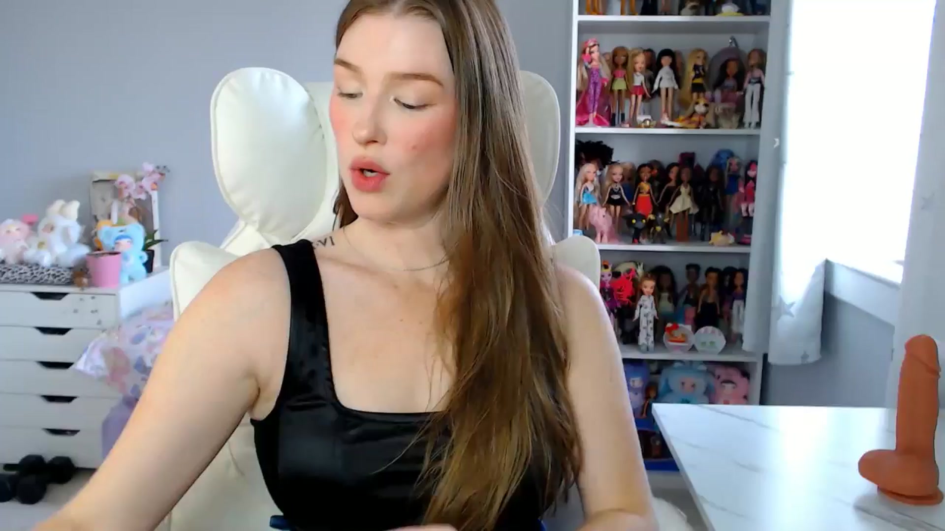 Gallery image thumbnail from GemmaMinx's myfreecams stream on, 09/05/2025, 19:27 image 1 of 20
