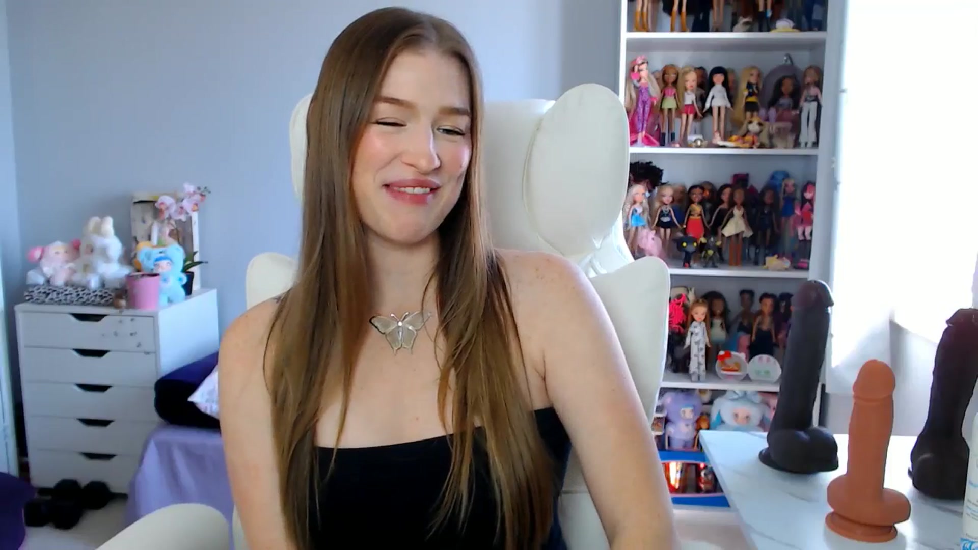 Gallery image thumbnail from GemmaMinx's myfreecams stream on, 09/10/2025, 18:29 image 15 of 20