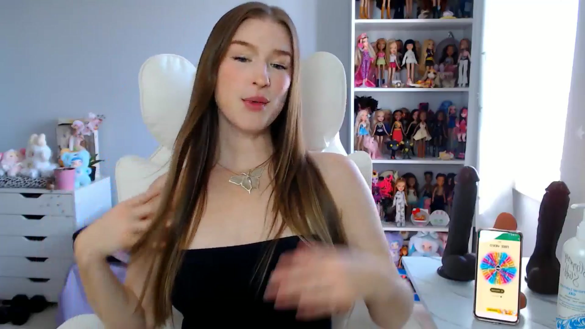 Gallery image thumbnail from GemmaMinx's myfreecams stream on, 09/10/2025, 18:29 image 16 of 20