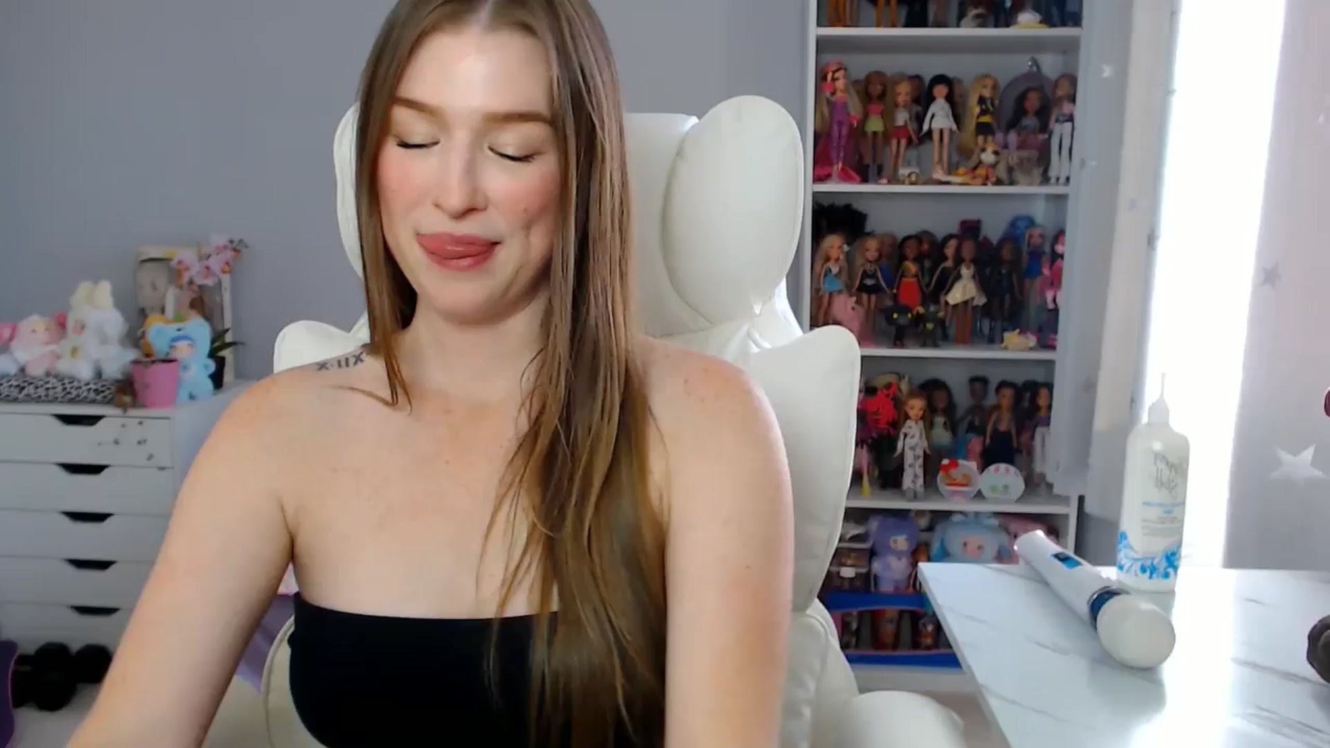 Gallery image thumbnail from GemmaMinx's myfreecams stream on, 09/10/2025, 19:21 image 1 of 20