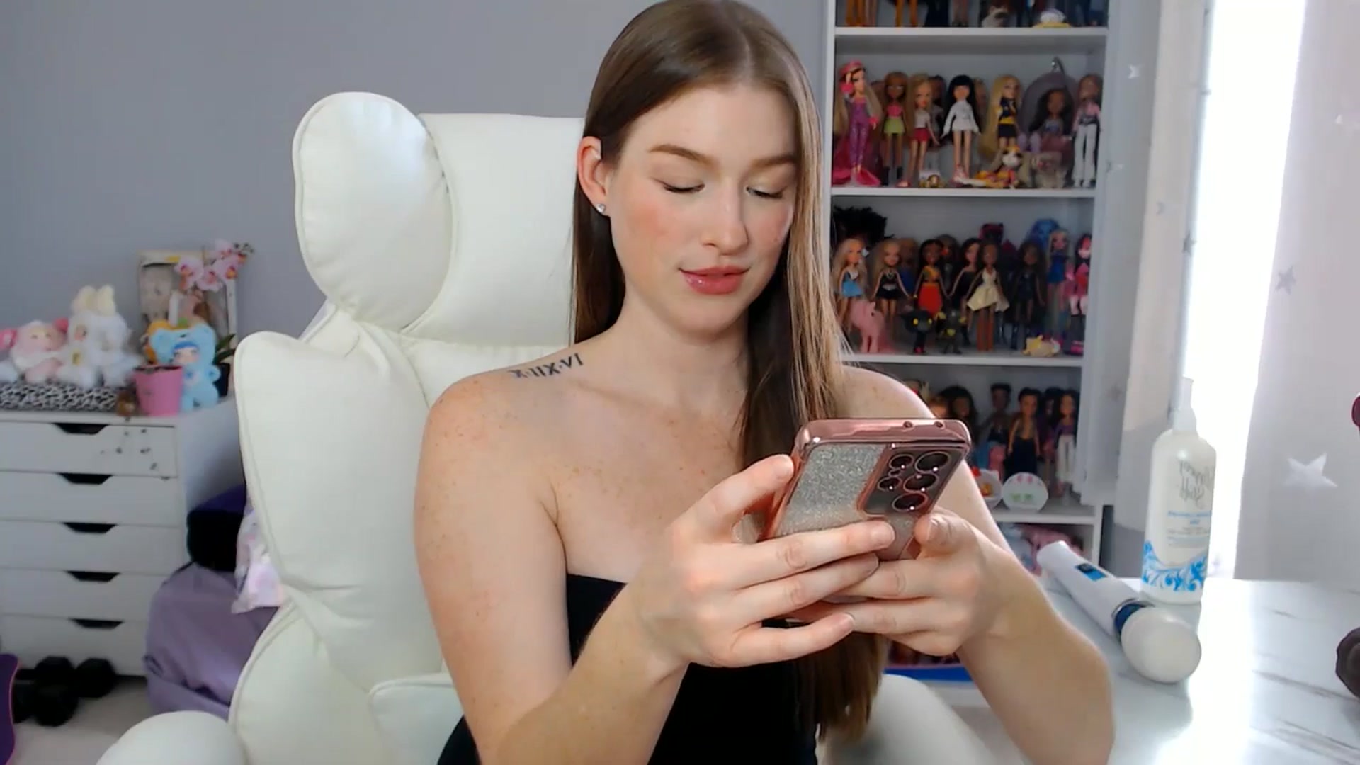 Gallery image thumbnail from GemmaMinx's myfreecams stream on, 09/10/2025, 19:21 image 13 of 20