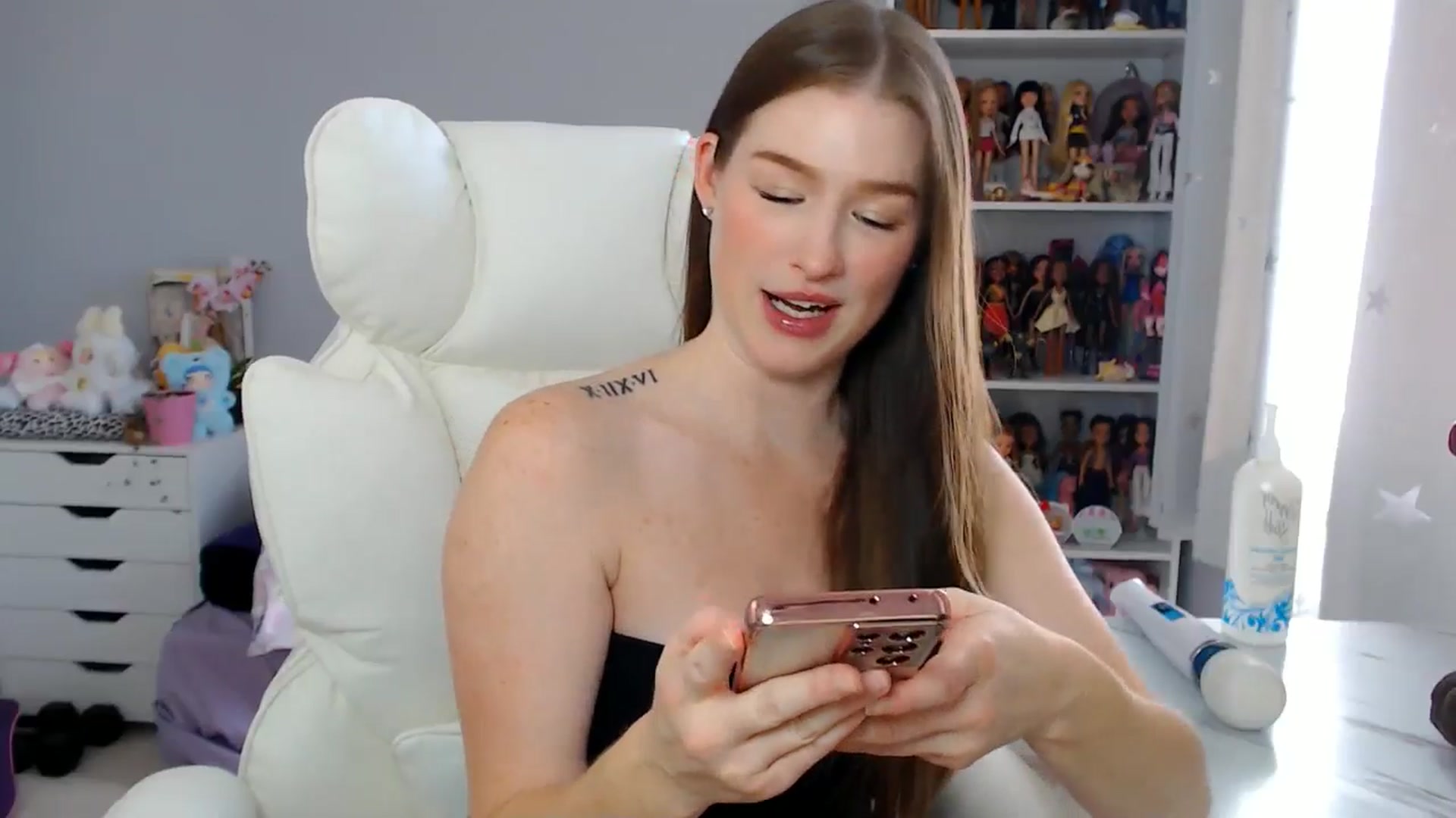 Gallery image thumbnail from GemmaMinx's myfreecams stream on, 09/10/2025, 19:21 image 12 of 20