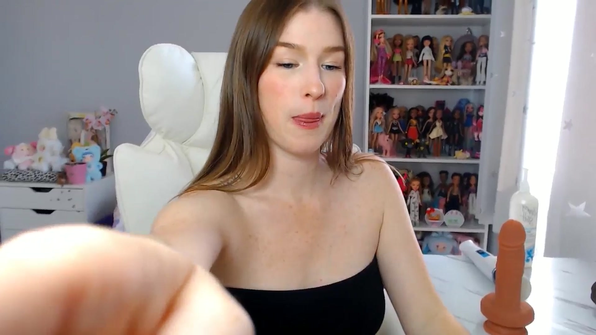 Gallery image thumbnail from GemmaMinx's myfreecams stream on, 09/10/2025, 19:21 image 17 of 20