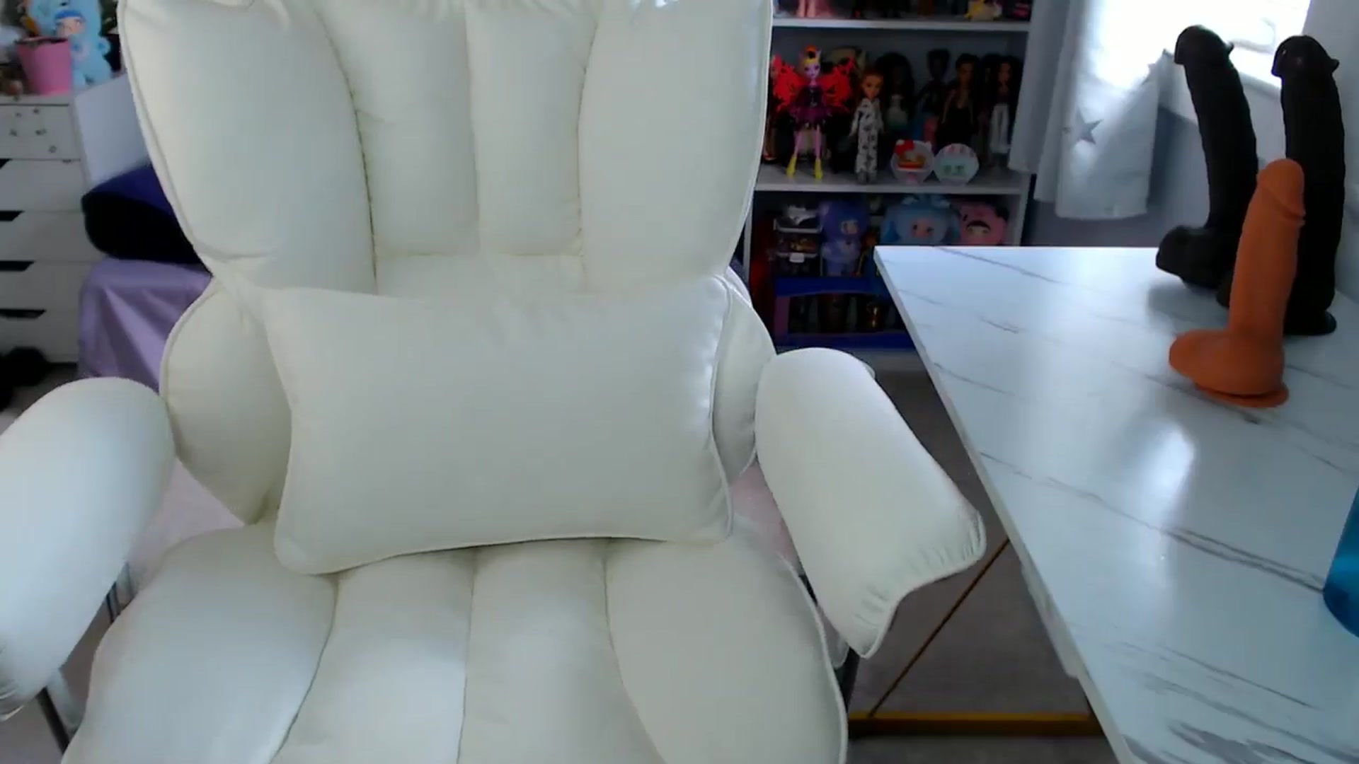Gallery image thumbnail from GemmaMinx's myfreecams stream on, 09/11/2025, 19:04 image 19 of 20
