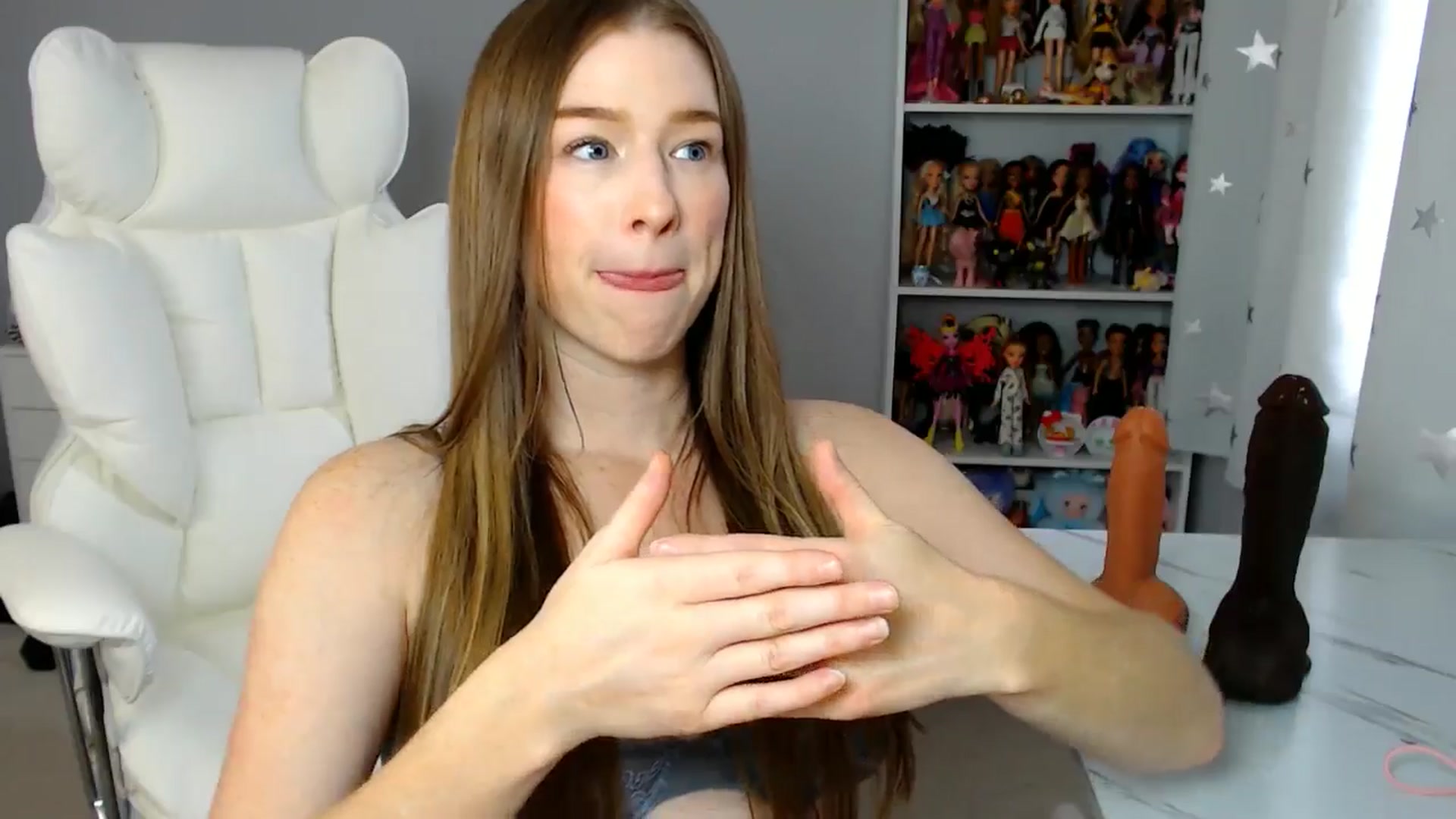 Gallery image thumbnail from GemmaMinx's myfreecams stream on, 09/13/2025, 19:11 image 8 of 20