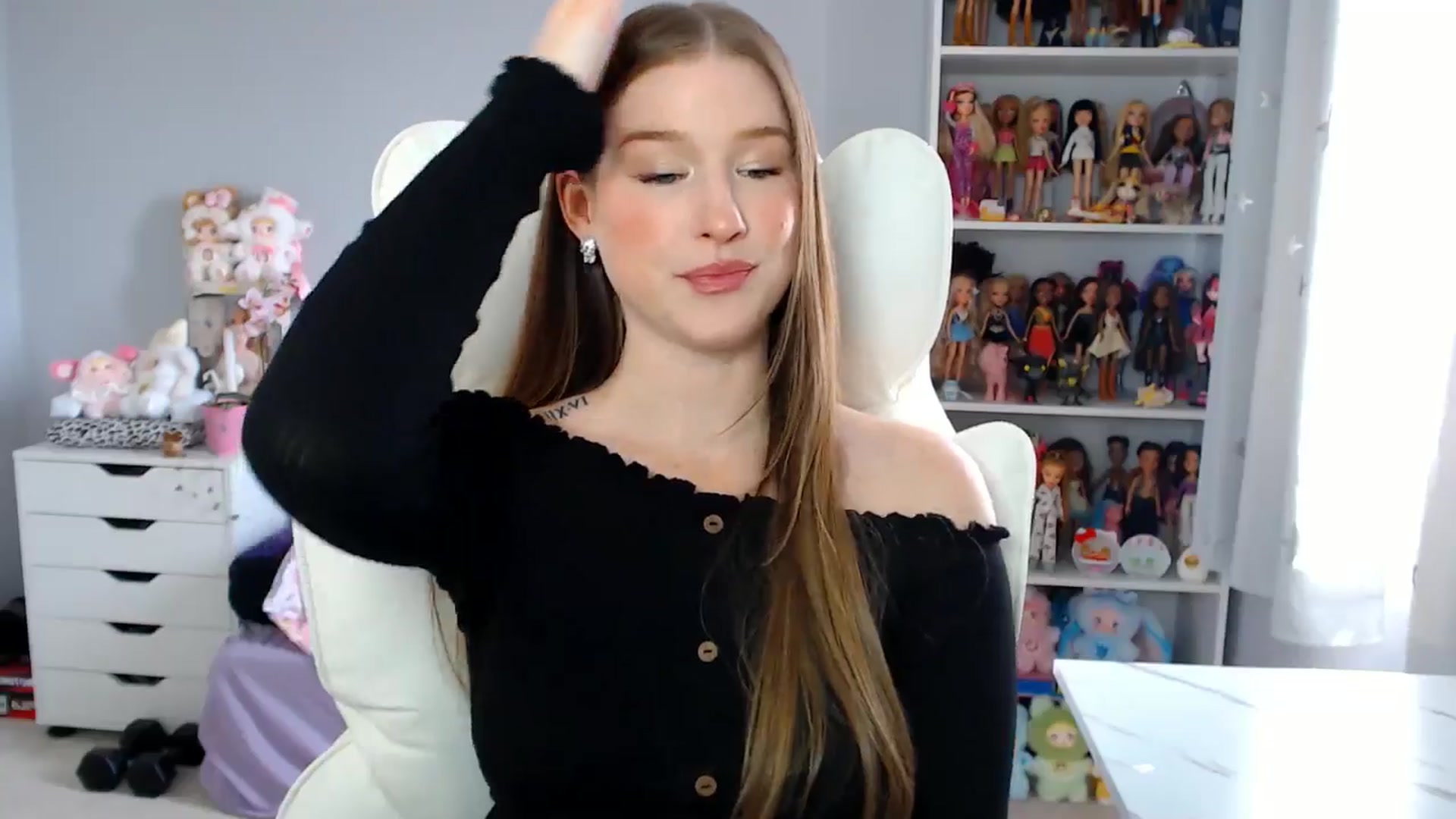 Gallery image thumbnail from GemmaMinx's myfreecams stream on, 09/27/2025, 18:09 image 18 of 20