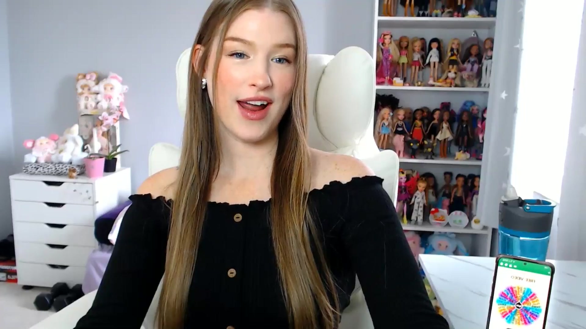 Gallery image thumbnail from GemmaMinx's myfreecams stream on, 09/27/2025, 18:09 image 6 of 20