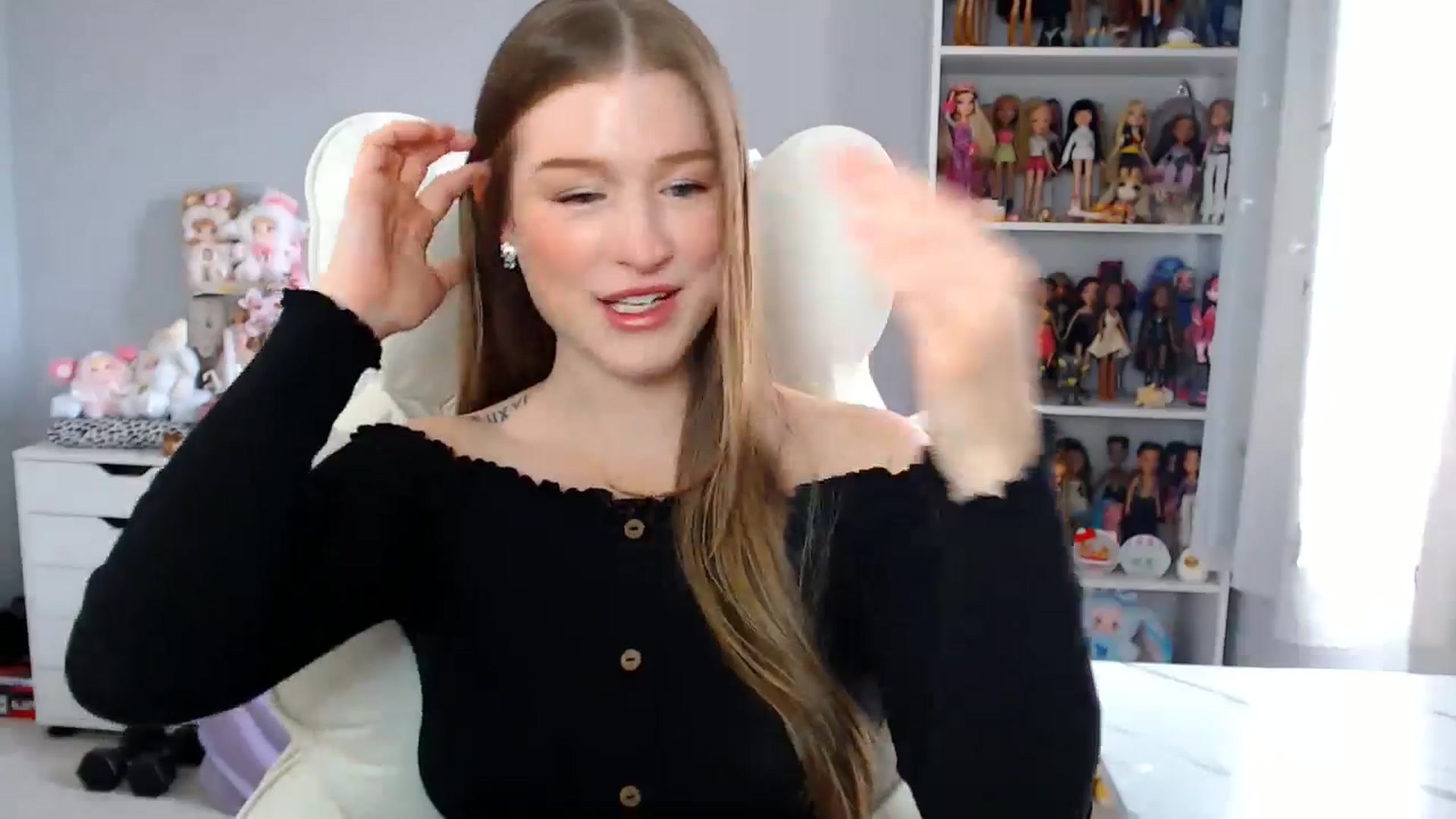 Gallery image thumbnail from GemmaMinx's myfreecams stream on, 09/27/2025, 18:09 image 17 of 20