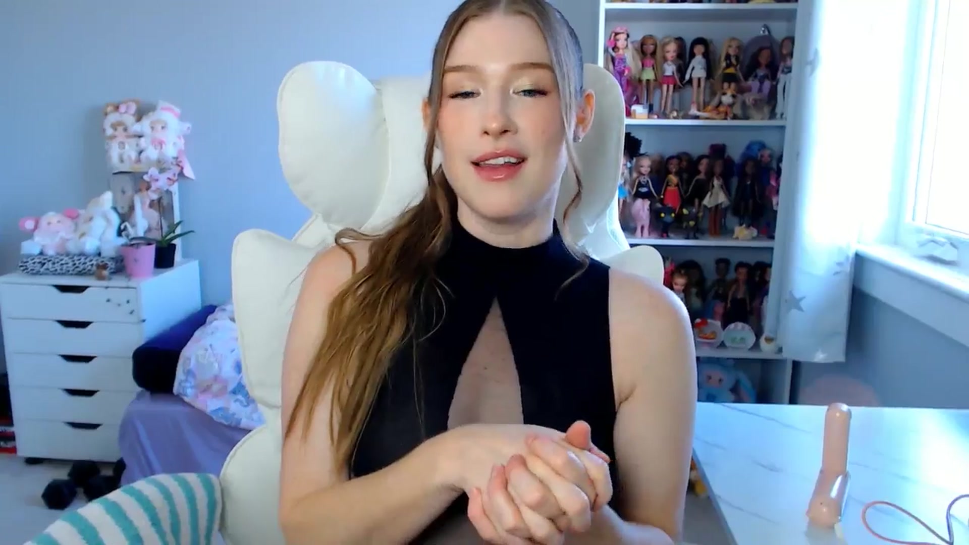 Gallery image thumbnail from GemmaMinx's myfreecams stream on, 09/30/2025, 15:59 image 12 of 20