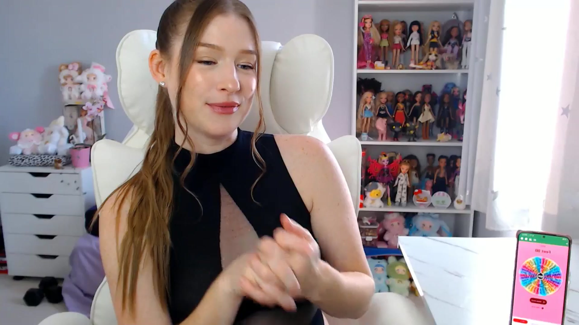 Gallery image thumbnail from GemmaMinx's myfreecams stream on, 09/30/2025, 19:09 image 14 of 20