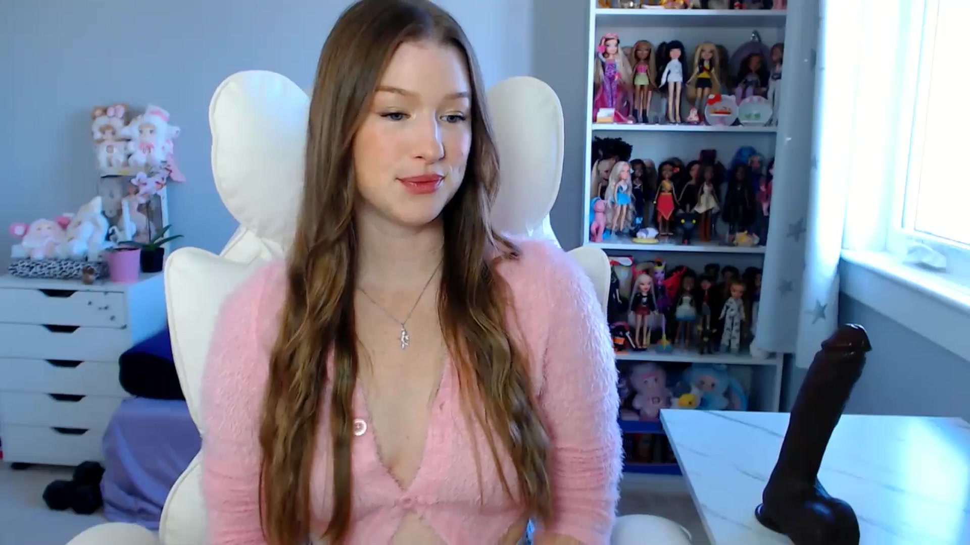 Gallery image thumbnail from GemmaMinx's myfreecams stream on, 10/09/2025, 19:57 image 3 of 20